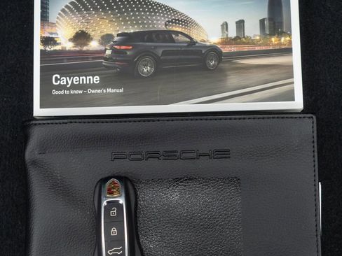 Used 2023 Porsche Cayenne Platinum Edition image 55