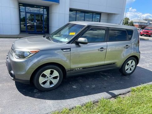 Used 2016 Kia Soul w/ Convenience Package FWD image 2