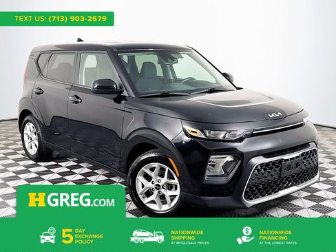 Used 2022 Kia Soul S FWD image 1