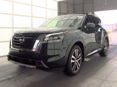 Used 2025 Nissan Pathfinder Platinum w/ Cargo Package