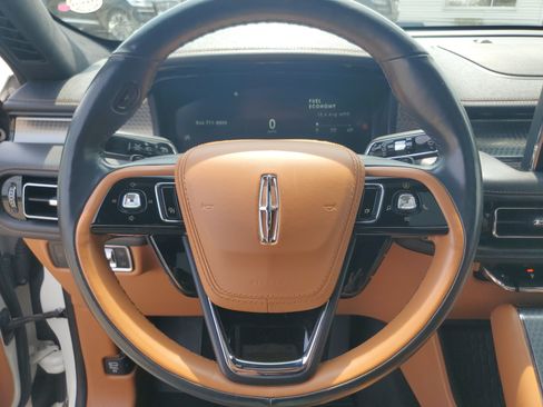 Certified 2022 Lincoln Aviator Black Label w/ Dynamic Handling Package AWD/4WD image 14