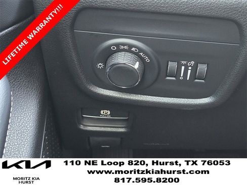 Used 2025 Jeep Grand Cherokee L Laredo image 24