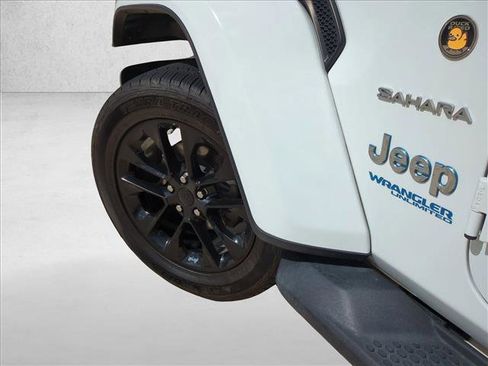 Used 2021 Jeep Wrangler Unlimited Sahara w/ Cold Weather Group AWD/4WD image 10