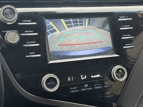 Used 2019 Toyota Camry SE image 24