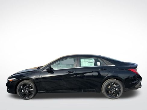 New 2026 Hyundai Elantra SEL Sport Premium FWD image 9