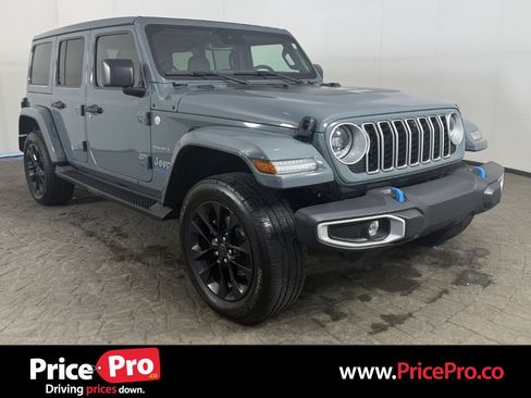 Used 2024 Jeep Wrangler Unlimited Sahara w/ Technology Group AWD/4WD image 1