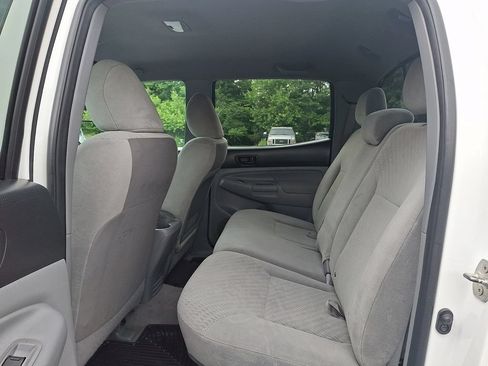 Used 2011 Toyota Tacoma 4x4 Double Cab w/ SR5 Pkg #2 image 12