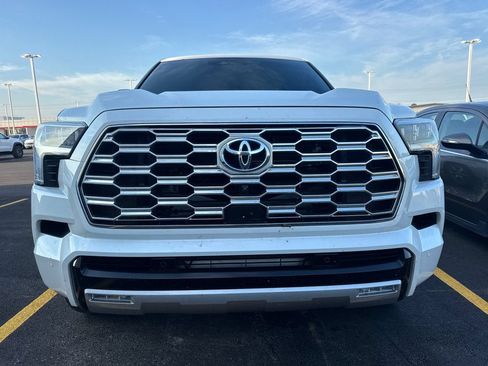 Used 2023 Toyota Sequoia Capstone AWD/4WD image 2