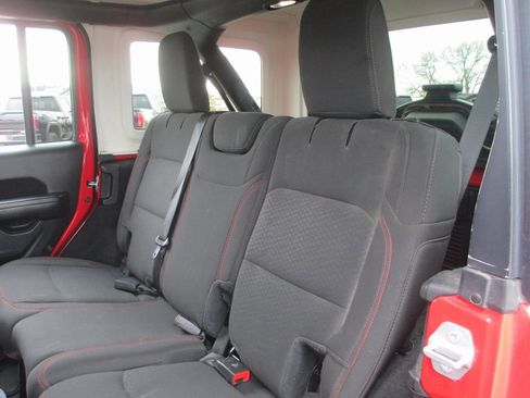 Used 2021 Jeep Wrangler Unlimited Rubicon image 16