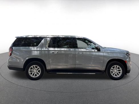 Used 2024 Chevrolet Suburban LT AWD/4WD image 11