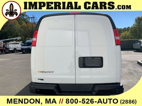 New 2025 Chevrolet Express 2500 Extended image 11