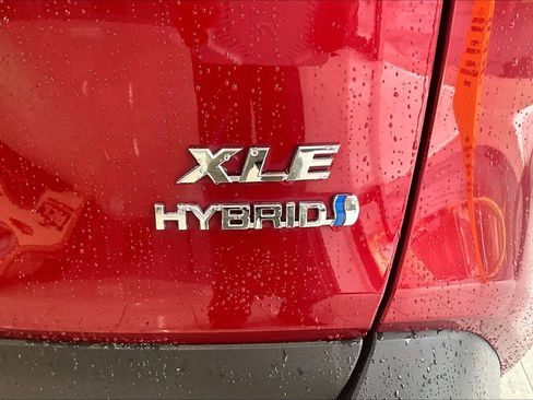 Used 2023 Toyota RAV4 XLE image 8
