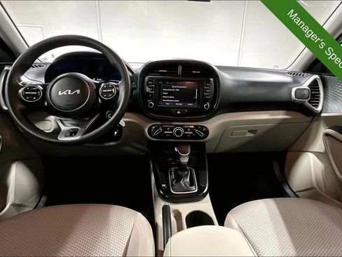 Used 2025 Kia Soul LX FWD image 18