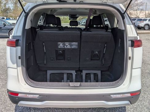 Used 2024 Kia Carnival LX image 30