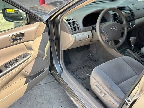 Used 2006 Toyota Camry LE FWD image 10