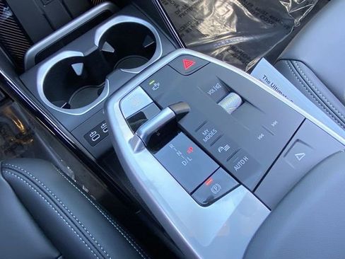 Used 2025 BMW X1 xDrive28i w/ Technology Package image 22