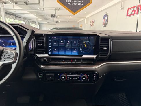 Certified 2025 Chevrolet Silverado 2500 LT w/ Z71 Chrome Sport Edition AWD/4WD image 19