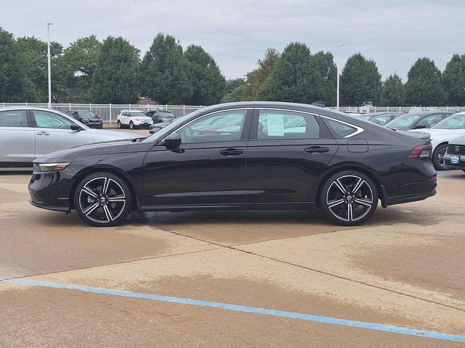 Used 2025 Honda Accord Sport image 9