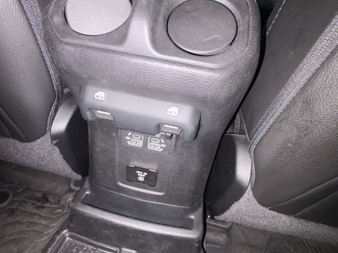 Used 2021 Jeep Wrangler Unlimited Sahara image 12