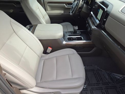 Used 2024 Chevrolet Silverado 1500 RST image 7