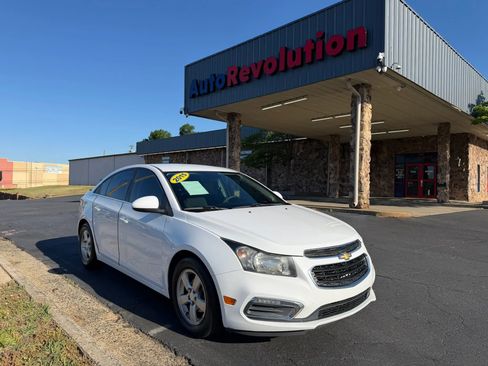 Used 2015 Chevrolet Cruze LT FWD image 1
