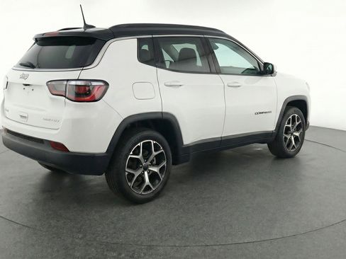 Used 2025 Jeep Compass Limited AWD/4WD image 9