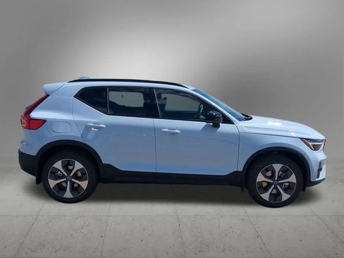 Used 2026 Volvo XC40 B5 Plus w/ Protection Package Premier AWD/4WD image 7