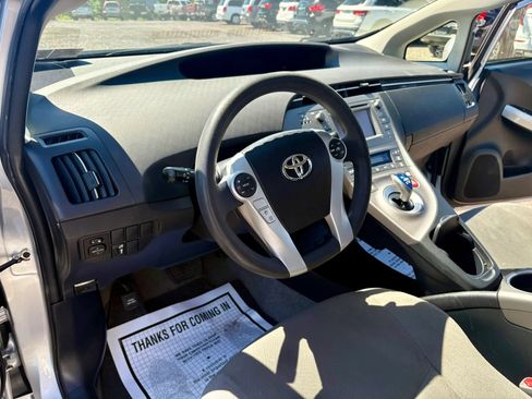 Used 2015 Toyota Prius Two FWD image 15