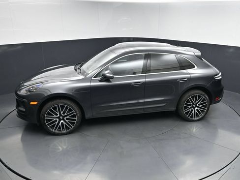 Used 2025 Porsche Macan AWD/4WD image 16