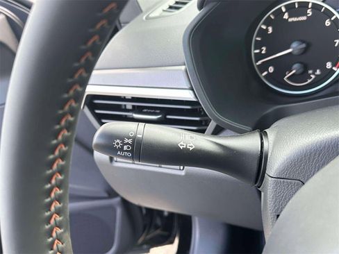 New 2025 Nissan Altima 2.5 SR image 22