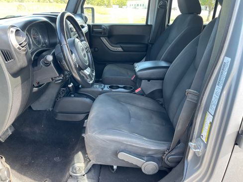 Used 2015 Jeep Wrangler Unlimited Sport w/ Connectivity Group image 11