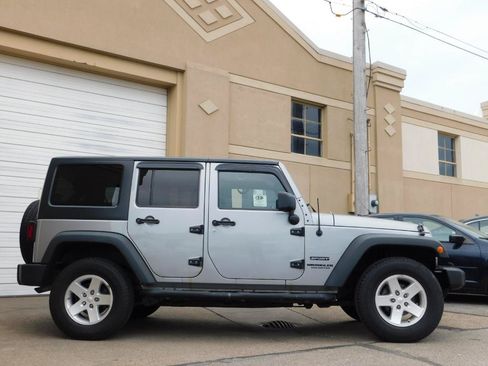 Used 2014 Jeep Wrangler Unlimited Sport w/ Quick Order Package 24S AWD/4WD image 5