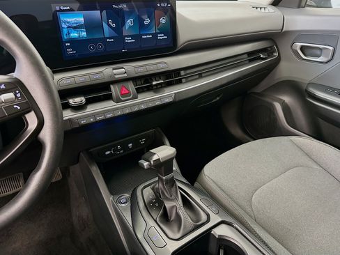 Used 2025 Kia K4 FWD image 26