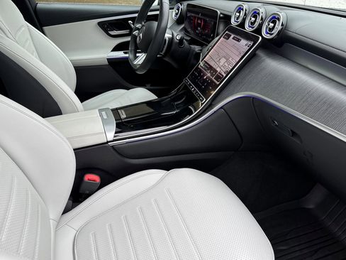 Used 2023 Mercedes-Benz GLC 300 4MATIC image 16