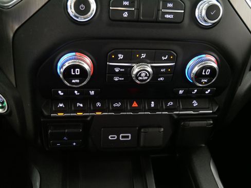 Used 2020 GMC Sierra 1500 Denali w/ Driver Alert Package II AWD/4WD image 23