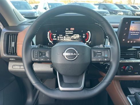 New 2026 Nissan Pathfinder Platinum image 24