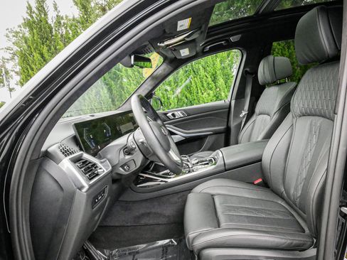 Used 2025 BMW ALPINA XB7 AWD/4WD image 16