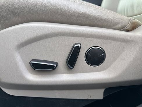 Used 2018 Ford Explorer XLT w/ Equipment Group 202A image 34