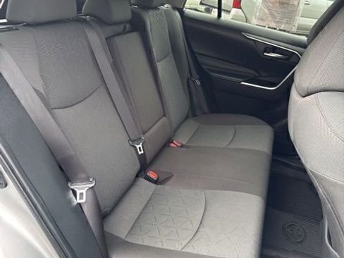 Used 2024 Toyota RAV4 XLE w/ Convenience Package image 10