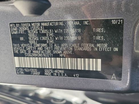 Used 2022 Toyota Highlander XLE AWD/4WD image 29