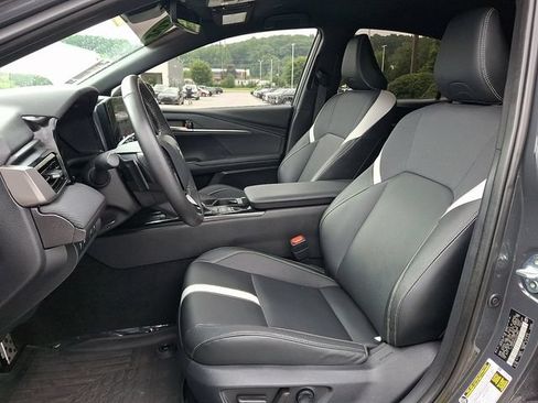 Certified 2025 Toyota Camry SE w/ Convenience Package AWD/4WD image 13