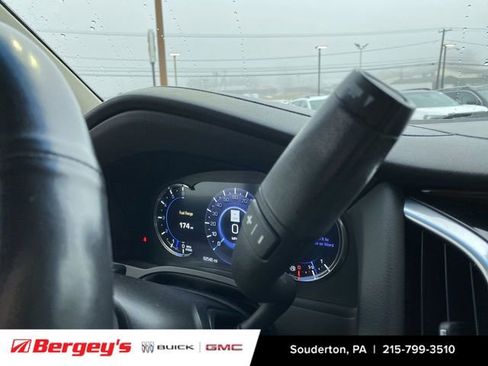 Used 2019 Cadillac Escalade Luxury image 18