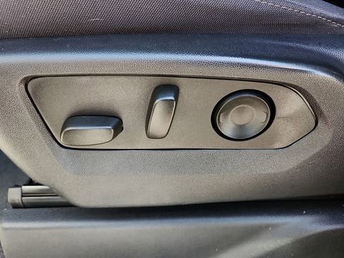 Used 2023 Chevrolet Silverado 1500 Custom Trail Boss w/ LPO, Dark Essentials Package image 13