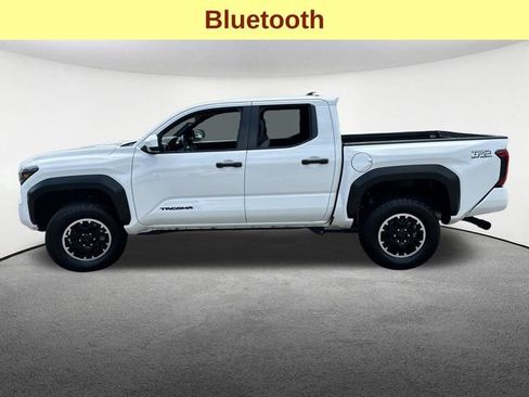 Certified 2025 Toyota Tacoma TRD Off-Road AWD/4WD image 7