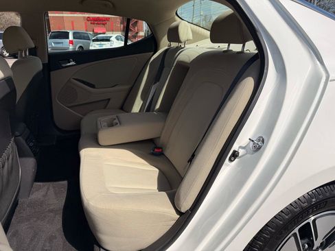 Used 2012 Kia Optima 4dr Sdn 2.4L Auto Hybrid w/ Hybrid Convenience Pkg image 12