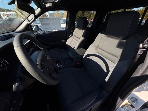 New 2026 Nissan Frontier SV w/ SV Convenience Package AWD/4WD image 11