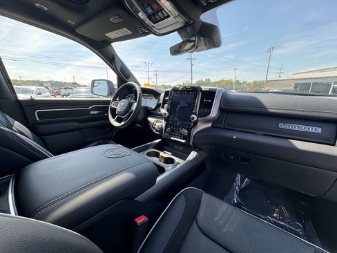 Used 2025 RAM 1500 Laramie image 17
