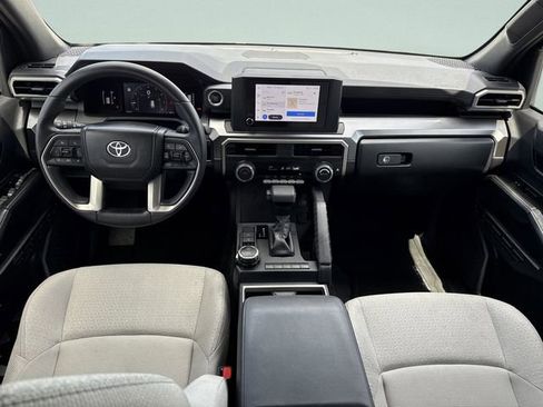 Used 2025 Toyota 4Runner SR5 AWD/4WD image 23