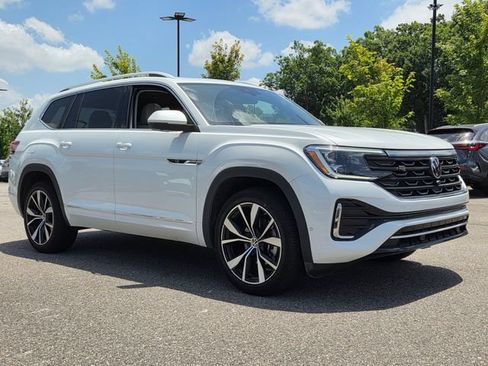 Used 2024 Volkswagen Atlas SEL Premium R-Line AWD/4WD image 6