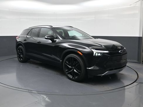Used 2025 Chevrolet Blazer EV LT AWD/4WD image 1